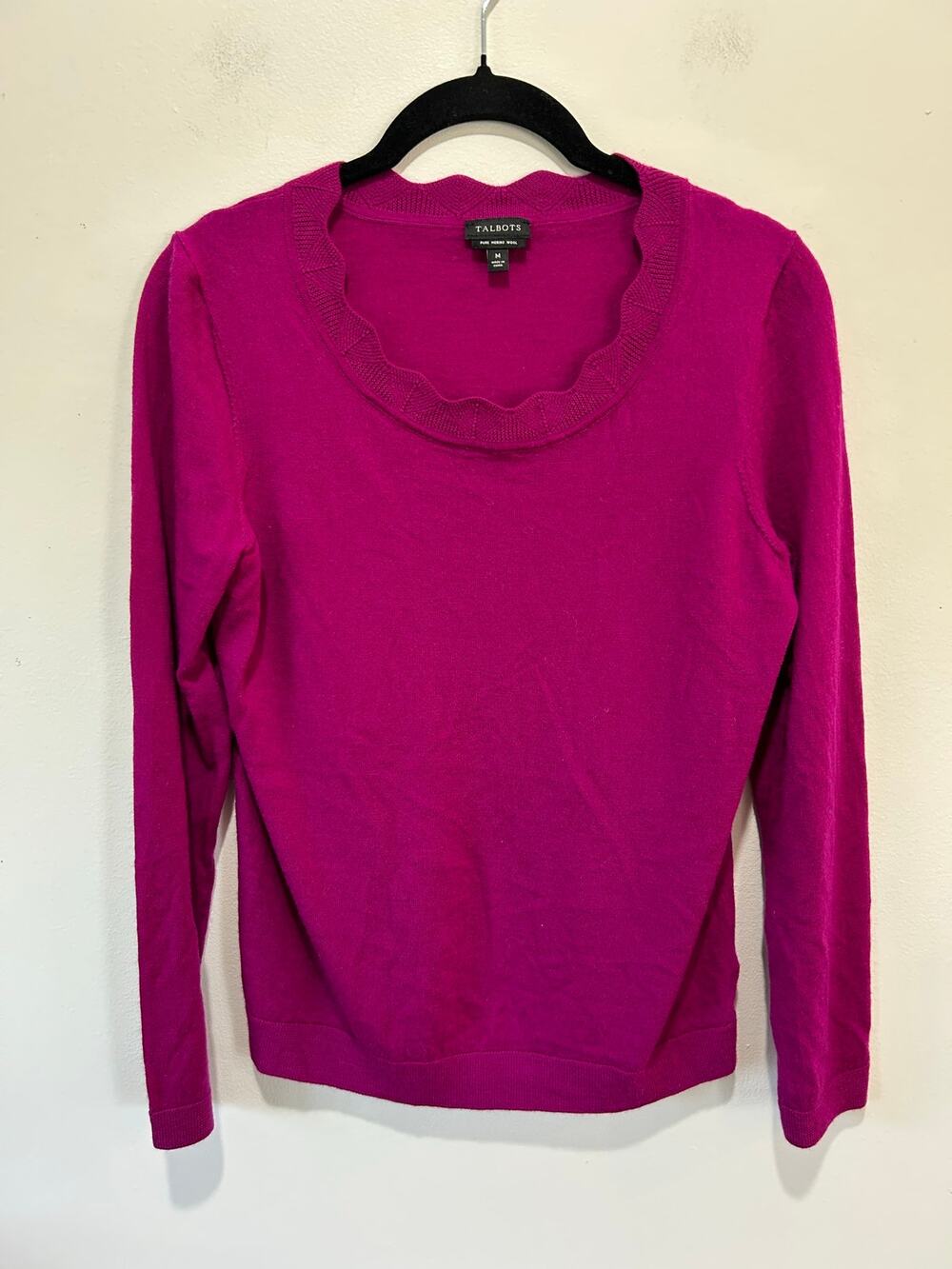 Talbots pink berry merino wool sweater size M scalloped neck lightweight office